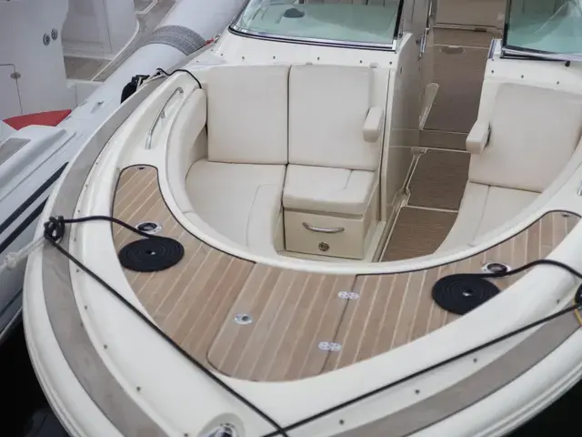 Chris Craft 30 Calypso