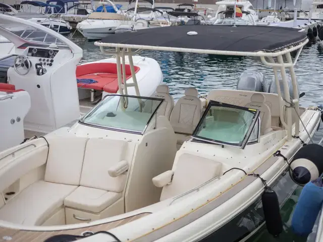 Chris Craft 30 Calypso