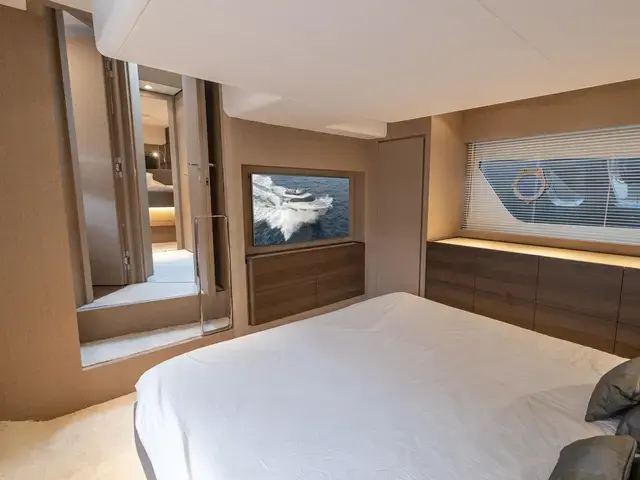 Ferretti Yachts 500