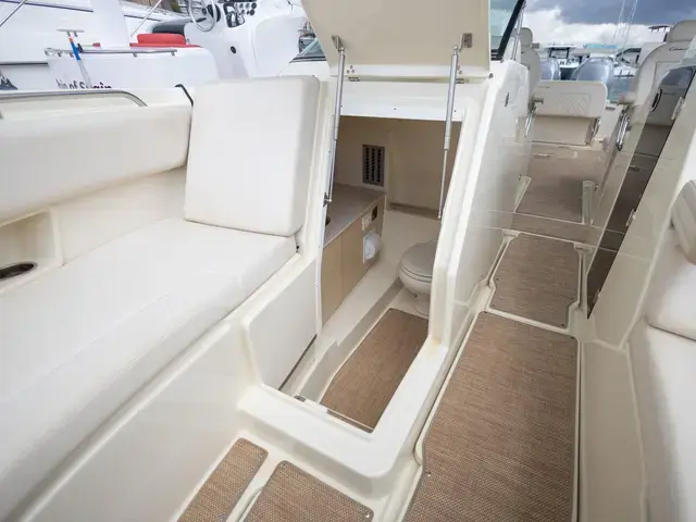 Chris Craft 30 Calypso