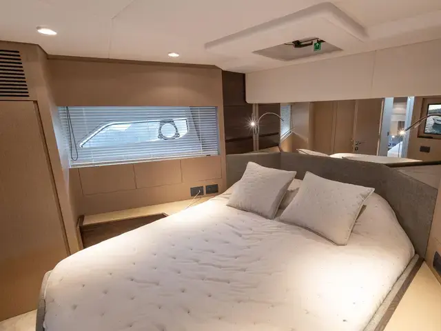 Ferretti Yachts 500