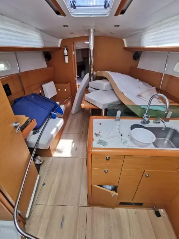 2016 Jeanneau sun odyssey 389