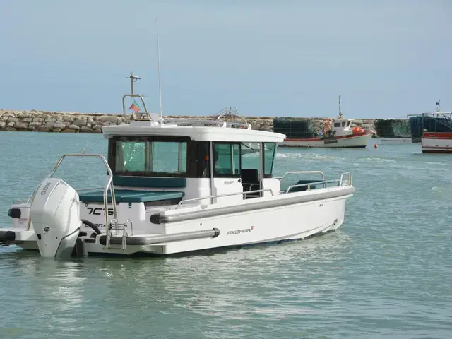 Axopar 28 Cabin