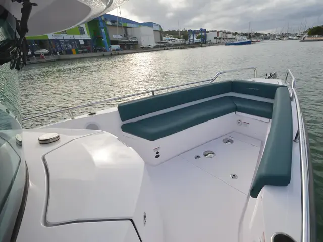 Axopar 28 Cabin