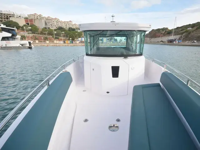 Axopar 28 Cabin