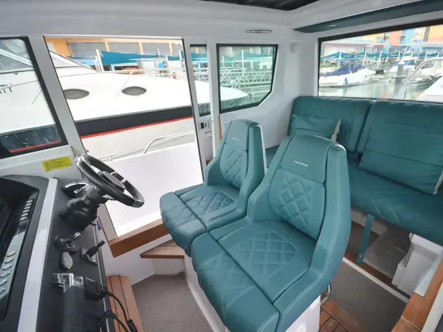 Axopar 28 Cabin