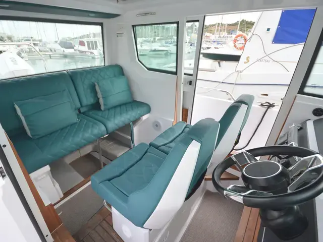 Axopar 28 Cabin