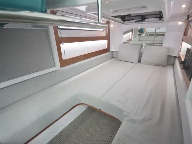 Axopar 28 Cabin