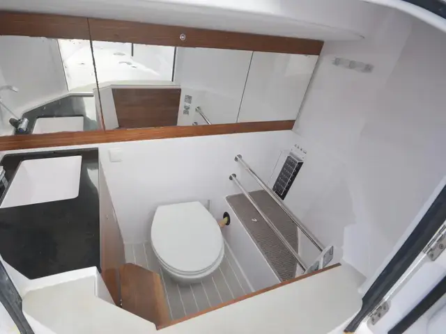 Axopar 28 Cabin