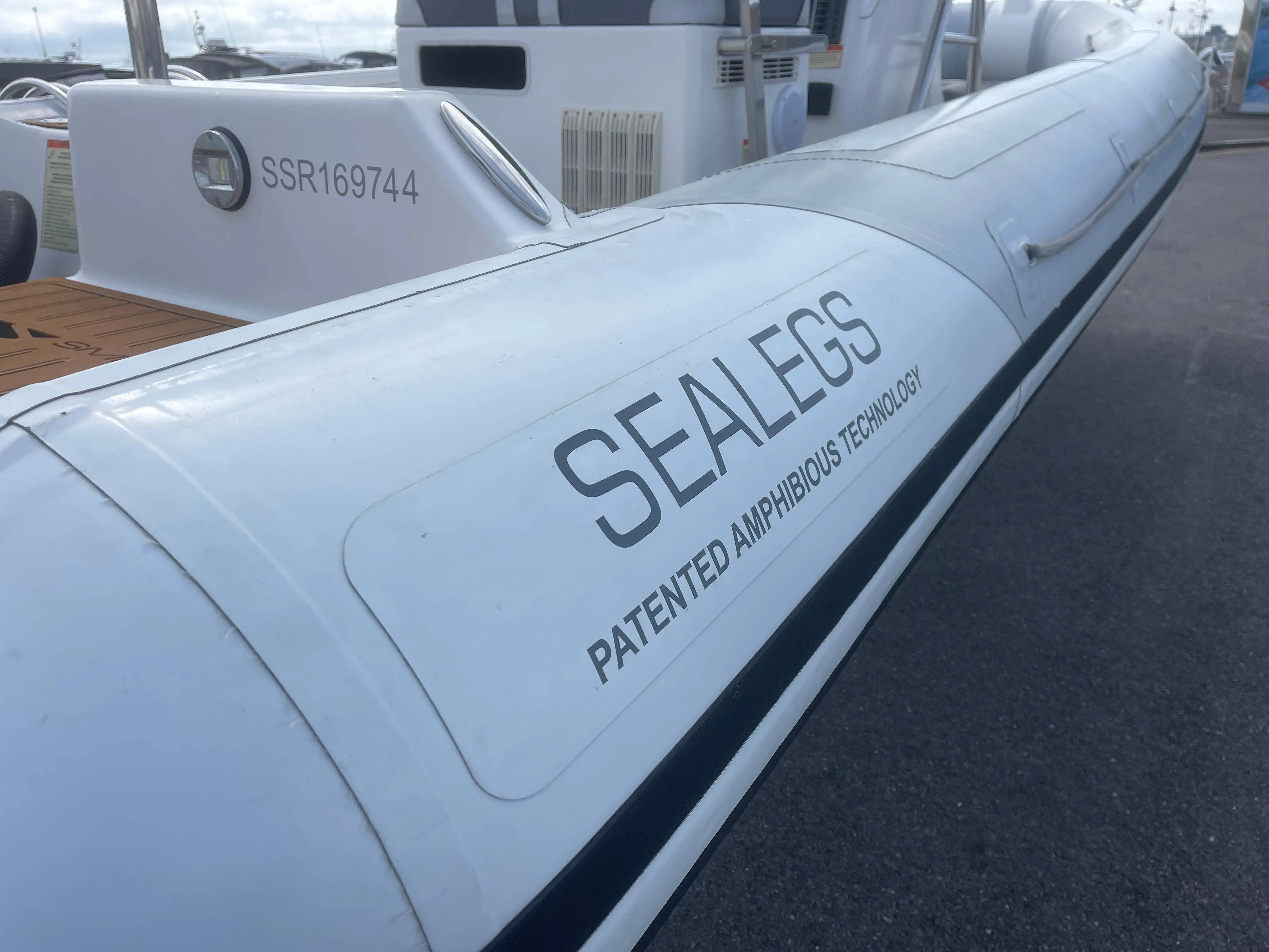 2014 Sealegs strata 770