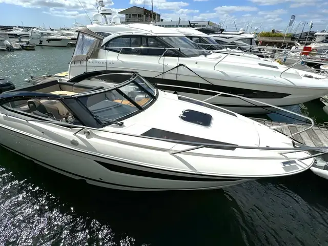 Parker Boats 750 DC