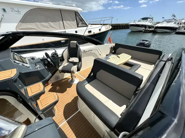 Parker Boats 750 DC