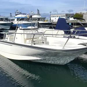 2012 Boston Whaler 210 Montauk