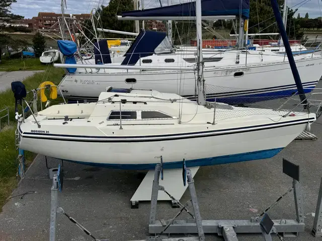 Hunter Horizon 26