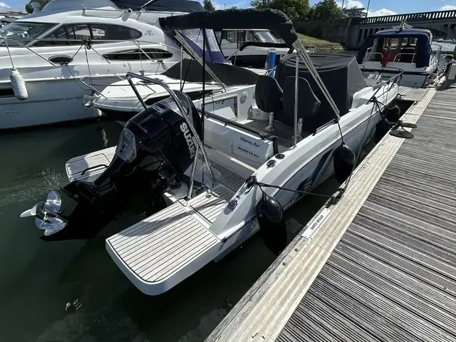 Beneteau Flyer 8