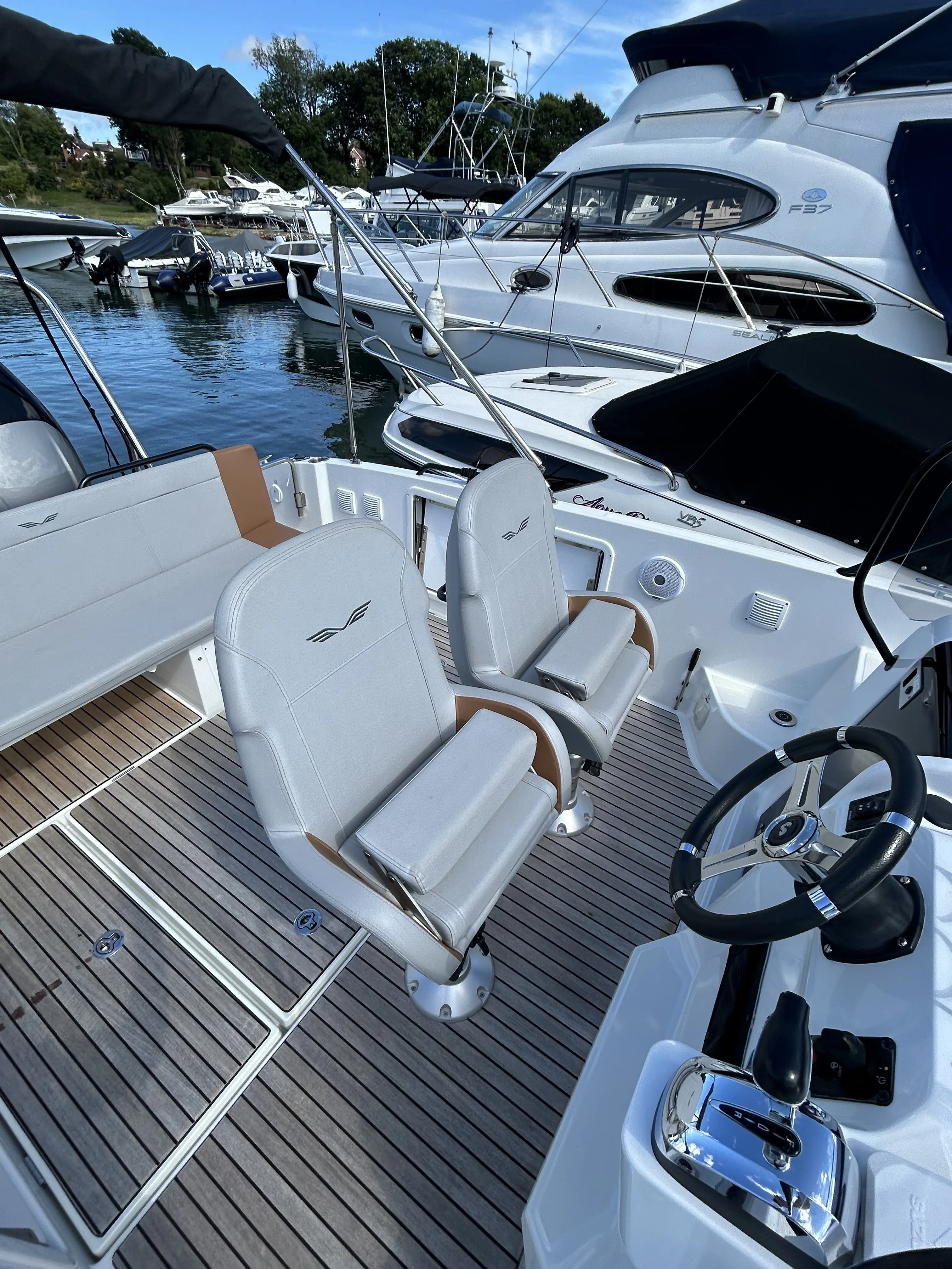 2020 Beneteau flyer 8