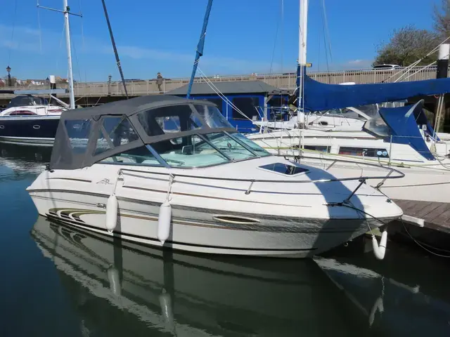 Sea Ray 215 Express Cruiser