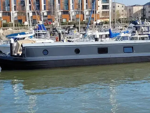 Collingwood 60ft Luxury Widebeam Barge