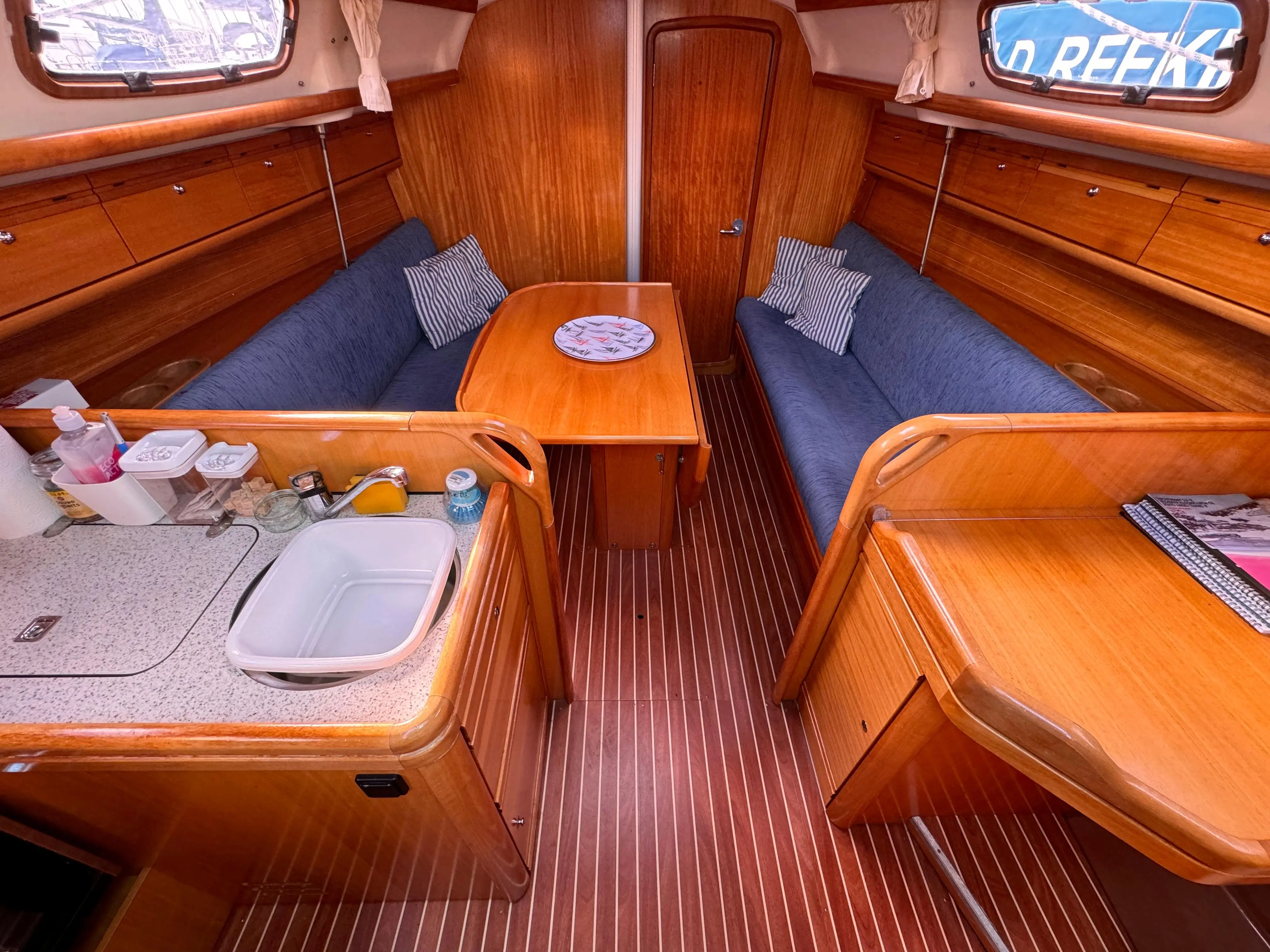 2006 Bavaria 30 cruiser