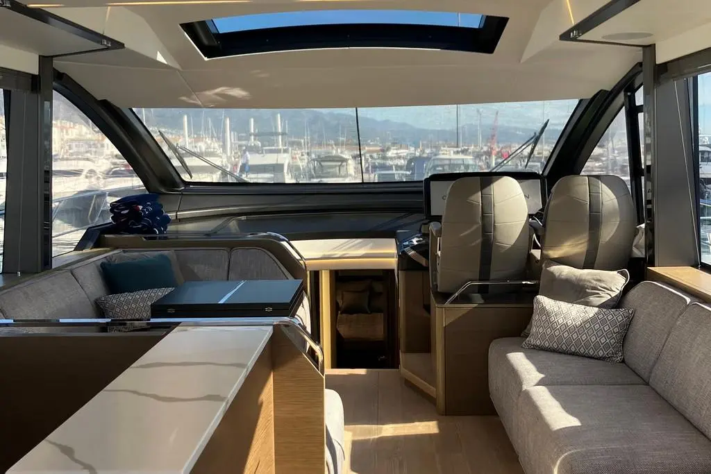 2022 Sunseeker sport 65 yacht