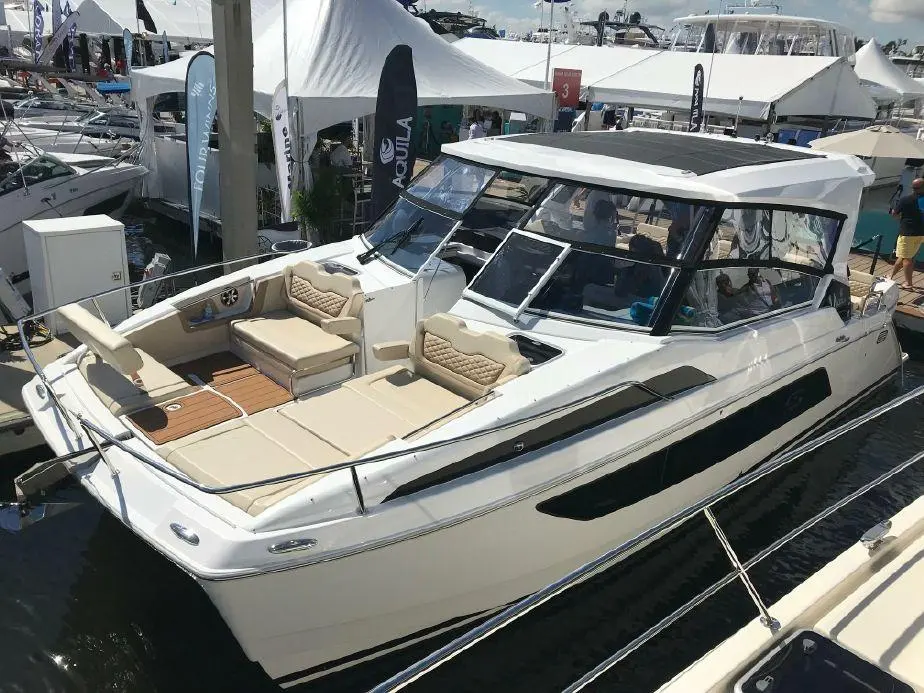 2017 Aquila 36 sport