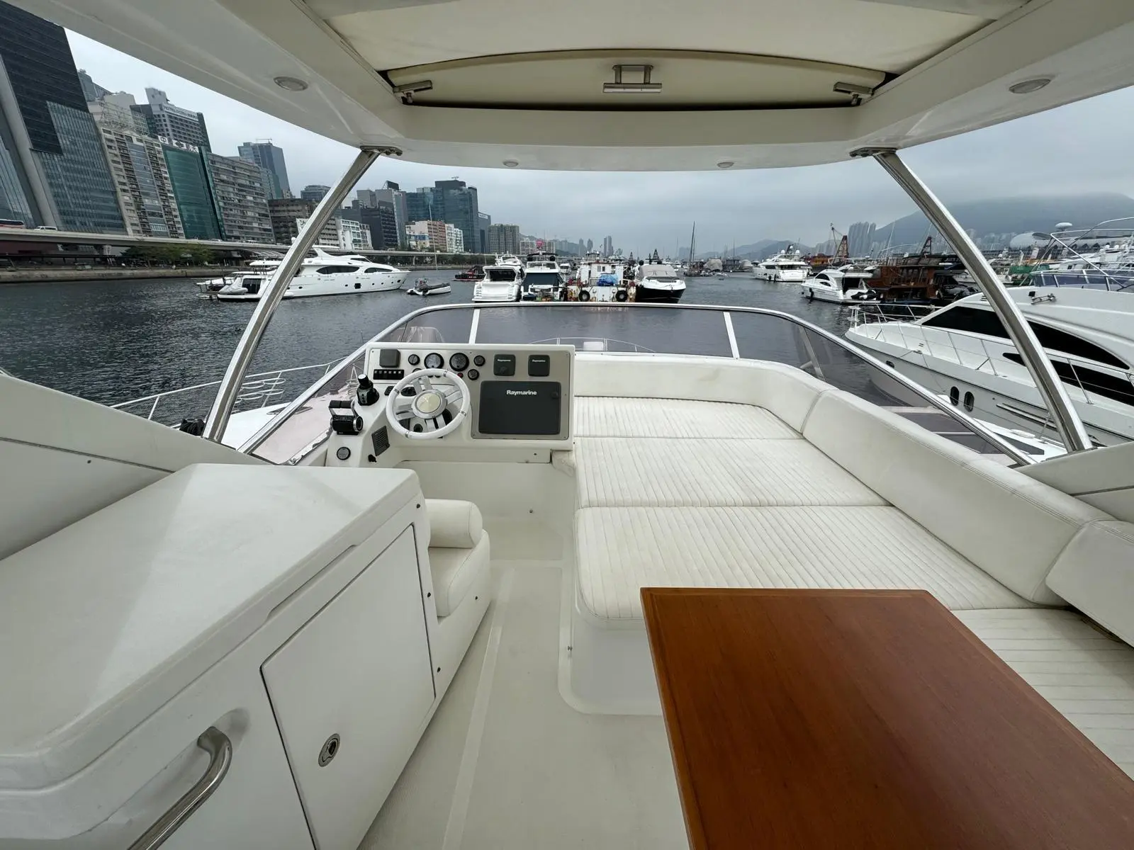 2013 Azimut 54 flybridge