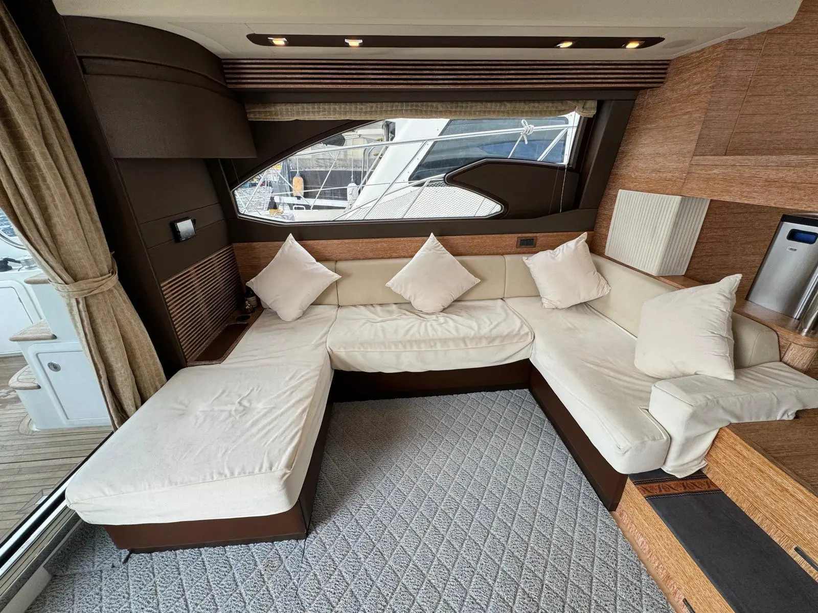 2013 Azimut 54 flybridge