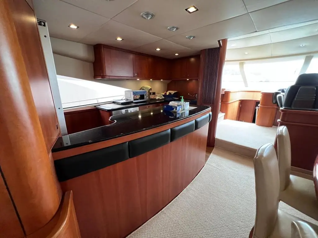 2005 Sunseeker predator 82