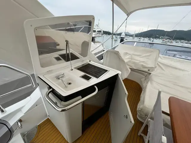 Azimut 55