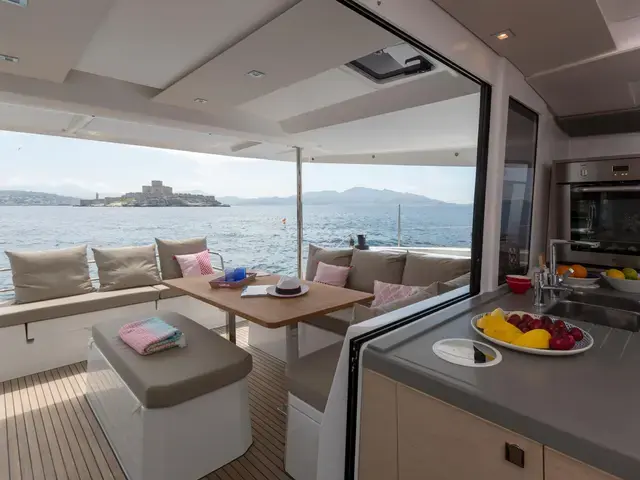 Fountaine Pajot Astrea 42