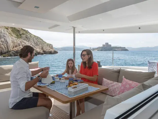 Fountaine Pajot Astrea 42