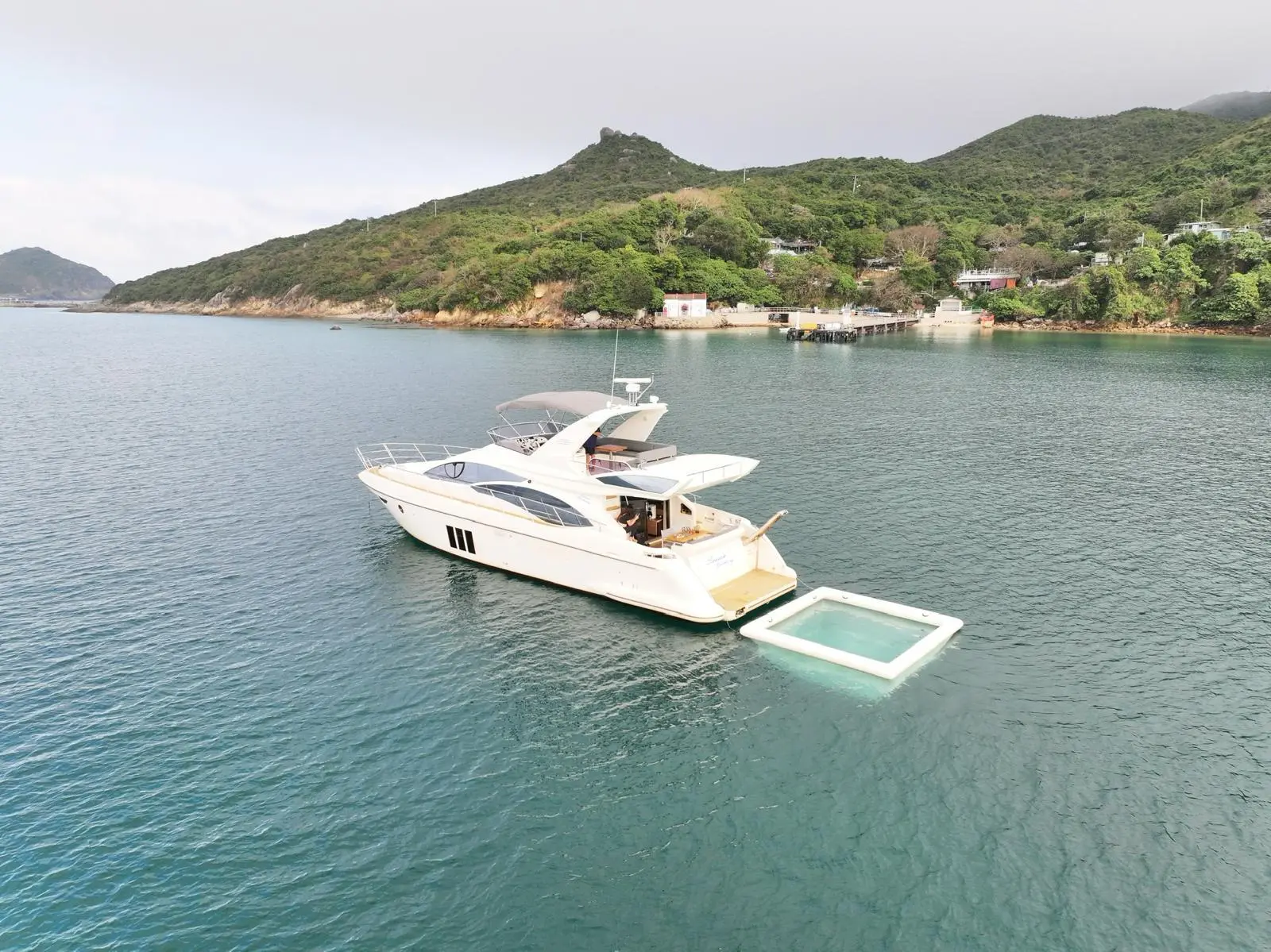 2011 Azimut 58