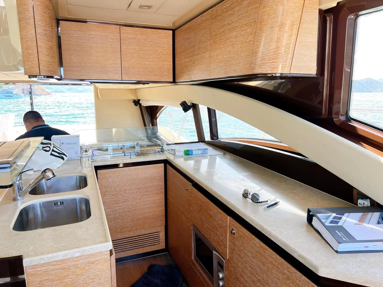 2011 Azimut 58