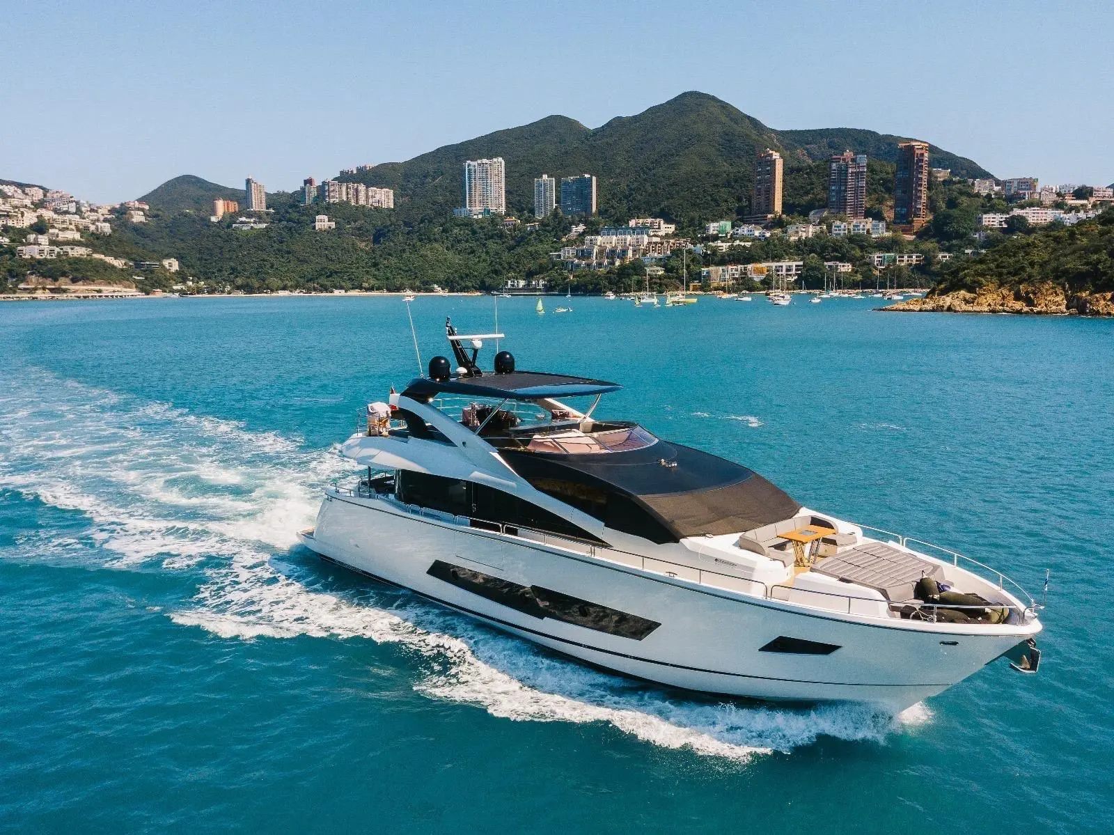 2018 Sunseeker 86 yacht