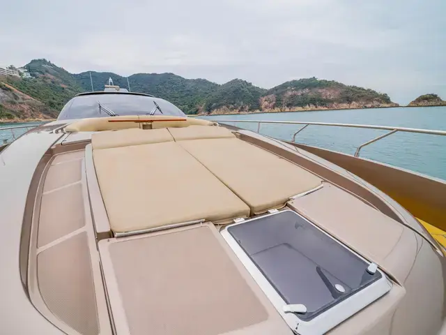 Riva 86 Domino