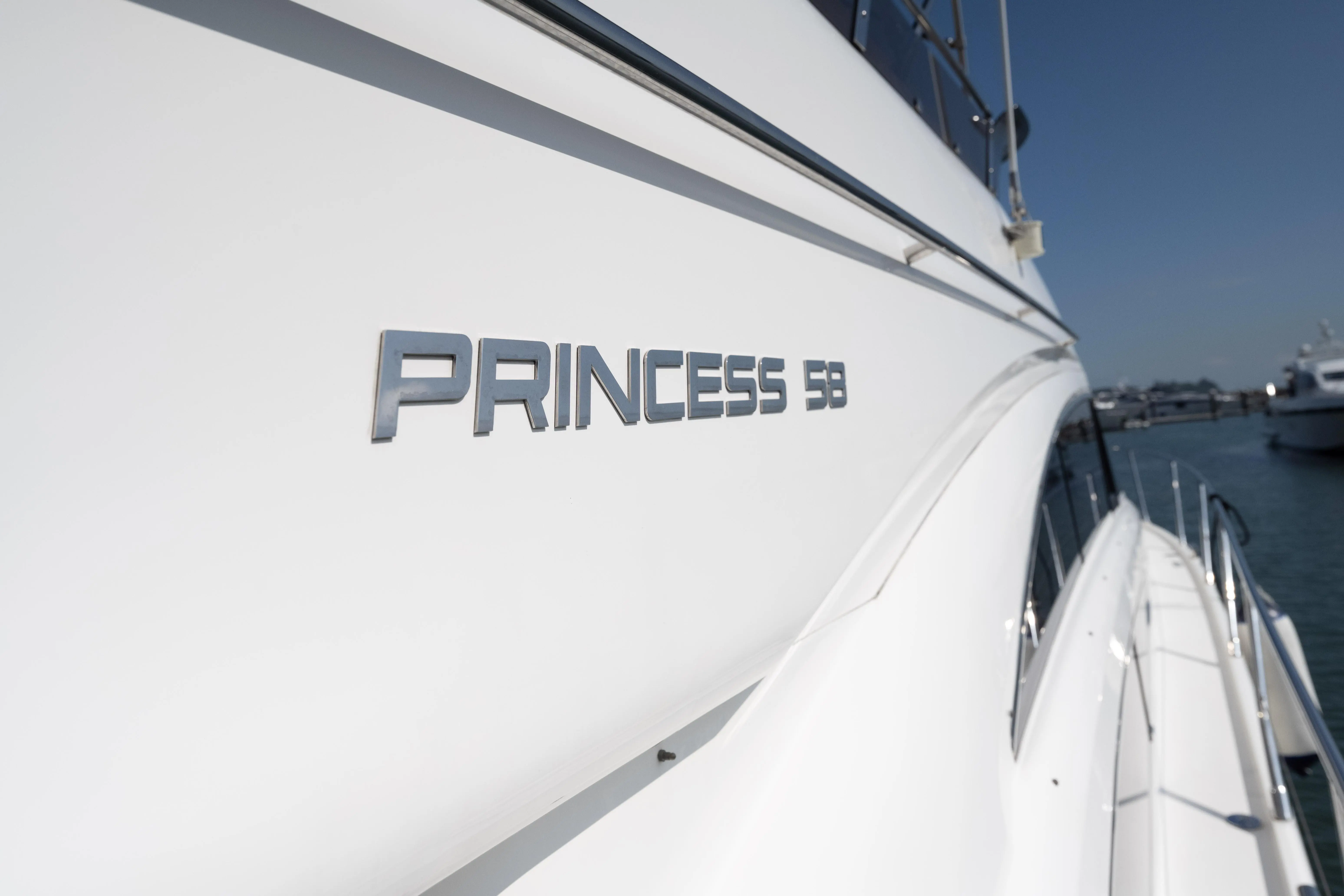 2010 Princess 58