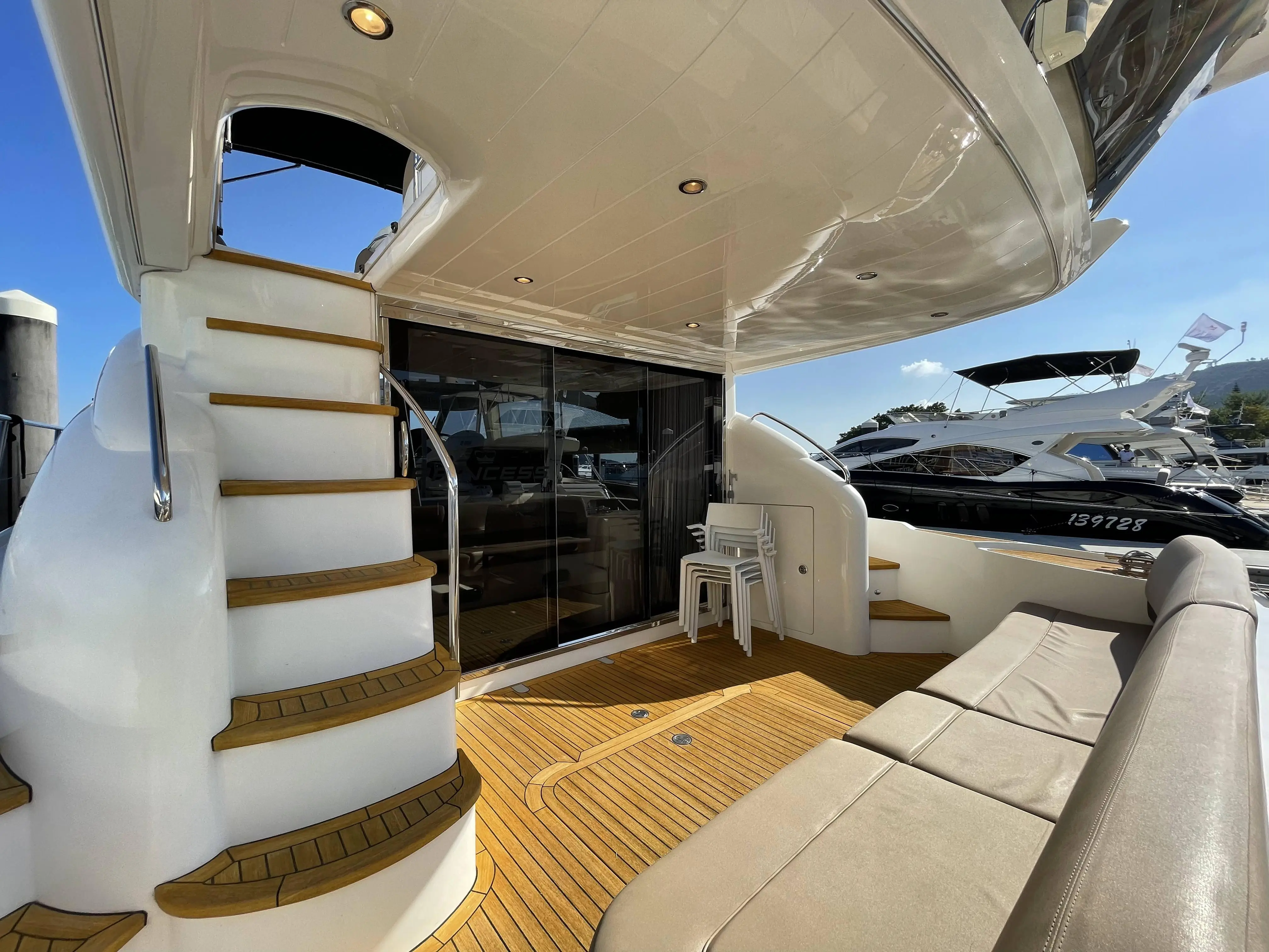 2010 Princess 58