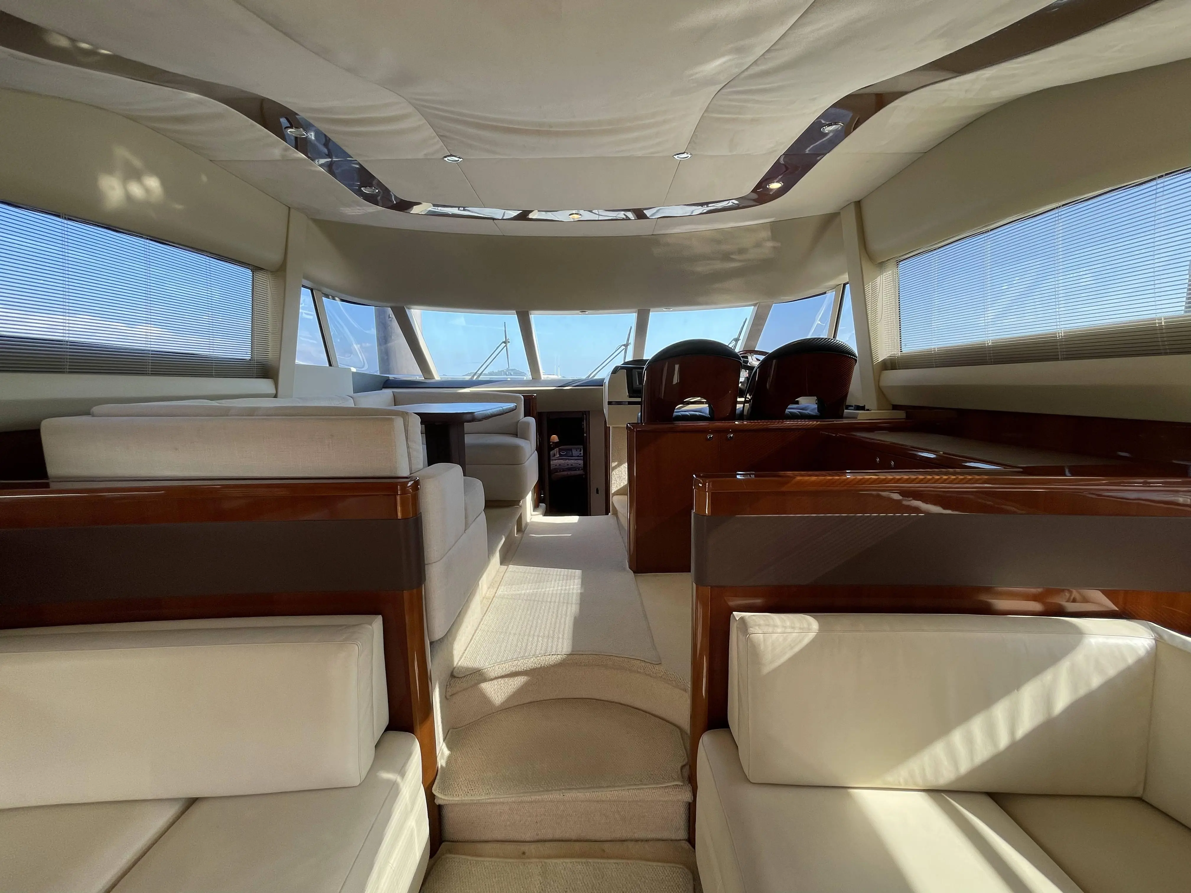 2010 Princess 58