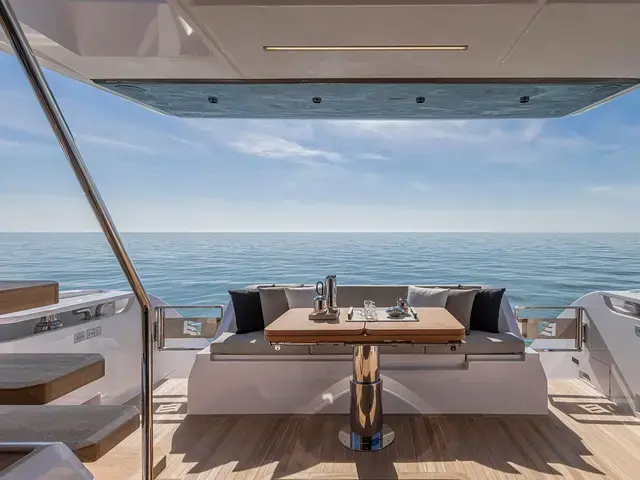 Ferretti Yachts 580