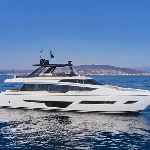 2018 Ferretti Yachts 780