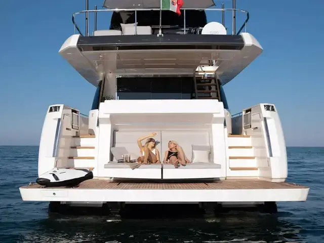 Ferretti Yachts 780