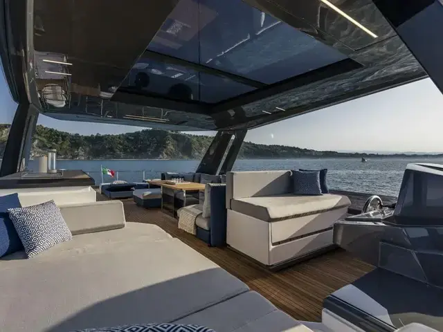 Ferretti Yachts 780