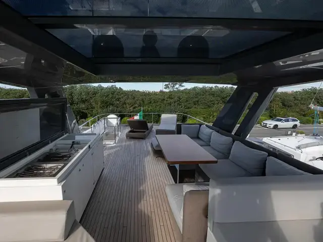 Ferretti Yachts 780