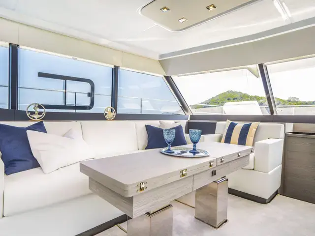 Fountaine Pajot MY 6