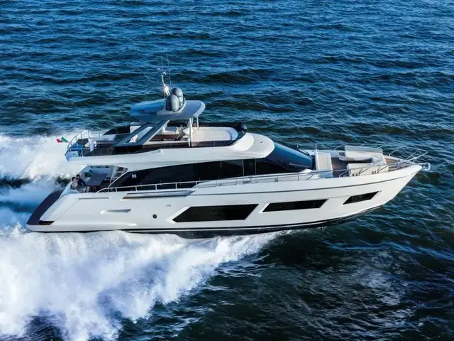 Ferretti Yachts 670