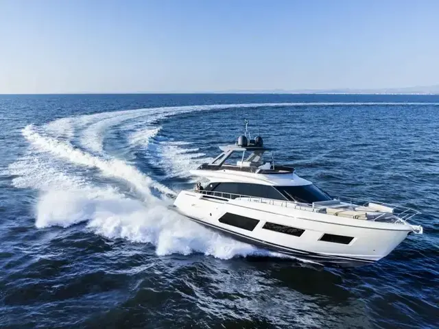 Ferretti Yachts 670