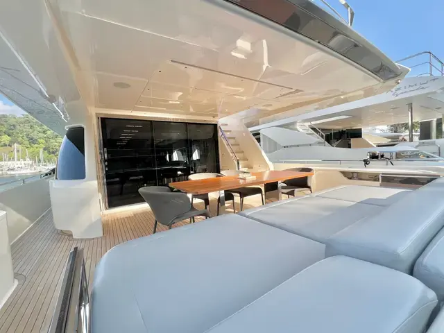 Ferretti Yachts 850