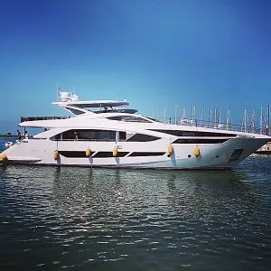 2018 Amer Yachts 100