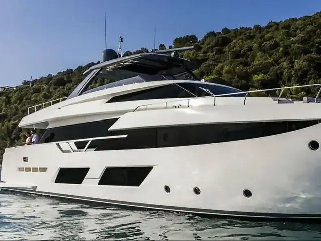 Ferretti Yachts 920