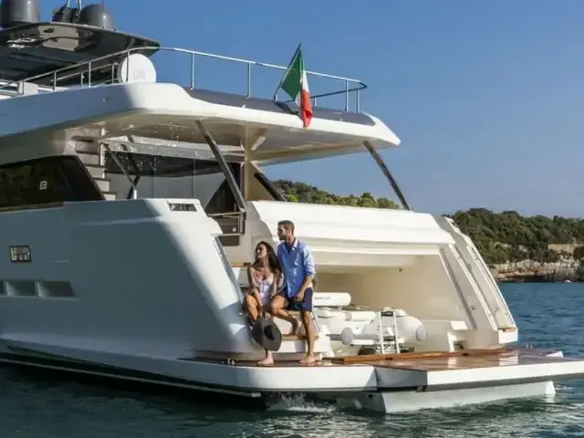 Ferretti Yachts 920